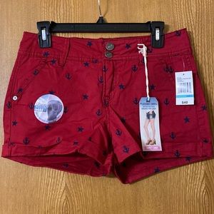 NWT juniors size 5 shorts